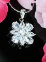 8 karátos szimulált gyémánt nyaklánc virág medállal ajándák díszdobozban - Image 4