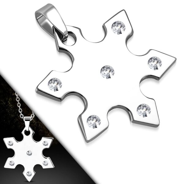 Ezüst színű, nemesacél medál cirkónia kristállyal