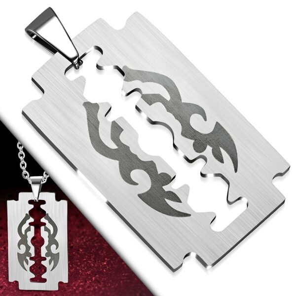 Ezüst színű, penge alakú nemesacél medál nonfigurarív mintával