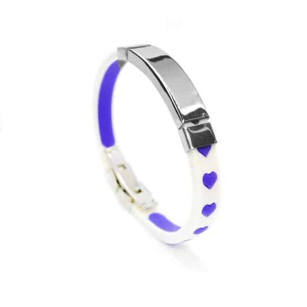 Szívecske mintás kaucsuk karkötő, gravírozható nemesacél dísszel - Lila