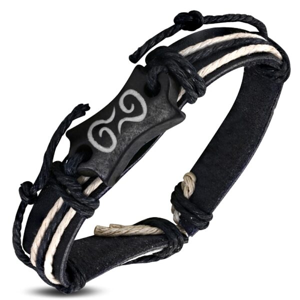 Bőr karkötő törzsi mintás dísszel