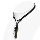 Bőr nyaklánc, piramis és Diadalív formájú medállal