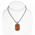 Bőrdíszes medál, katonai lánccal