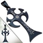 Fekete színű, törzsi kereszt alakú nemesacélmedál nonfiguratív mintával