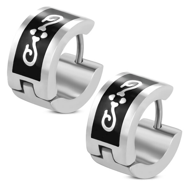 Ezüst színű, fekete színű nonfiguratív mintás nemesacél fülbevaló