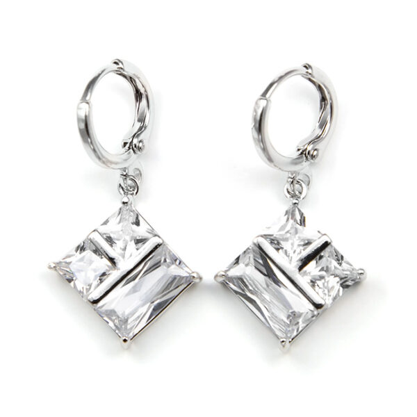 Klarissa kristályos fülbevaló ajándék díszdobozban