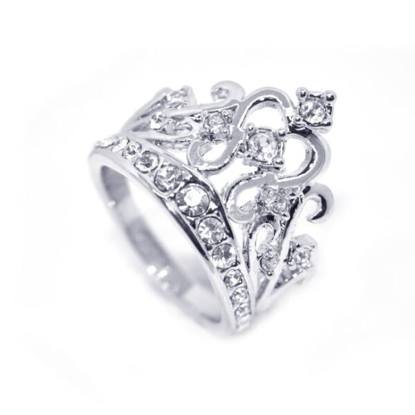 Korona alakú, kristályos gyűrű fehér arany színben