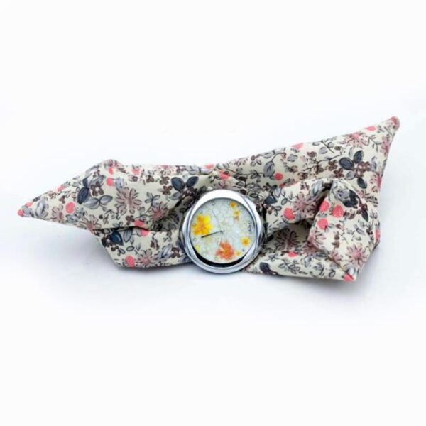 Divatos, nyárias karóra fehér, virágos szövet szíjjal