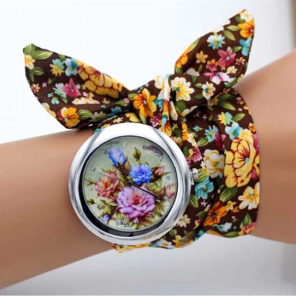 Divatos, nyárias karóra barna, virágos szövet szíjjal