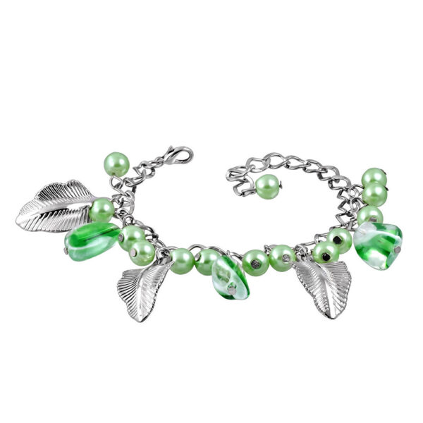 Ezüst színű karlánc zöld díszekkel