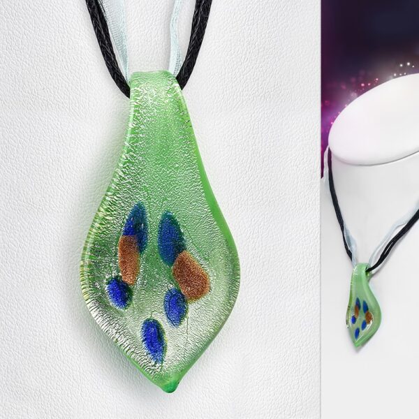 Mintás üveg nyaklánc - Levél