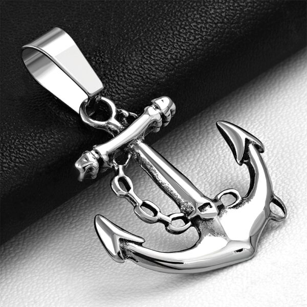 Ezüst színű horogny alakú nemesacél medál