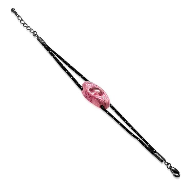 Fekete-fehér színű szövet karkötő, ovális alakú, virág mintás üveggyöngy dísszel