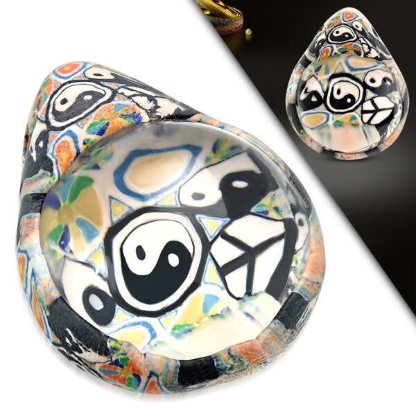 Jin-jang mintájú medál