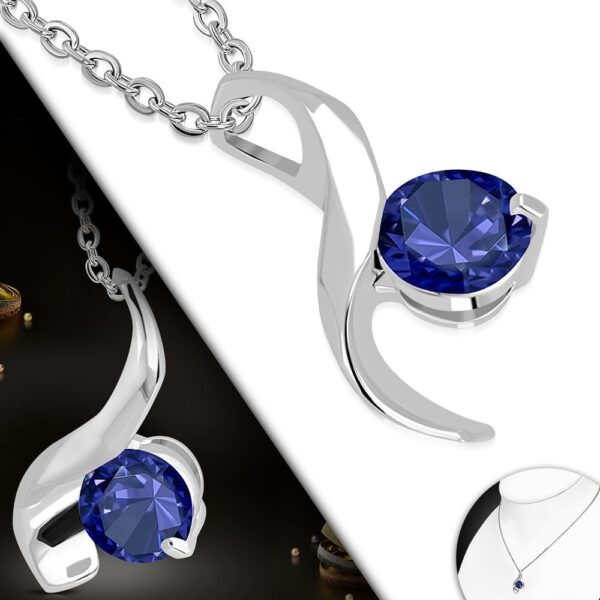 Ezüst színű nyaklánc, sötétkék cirkónia kristályos medállal