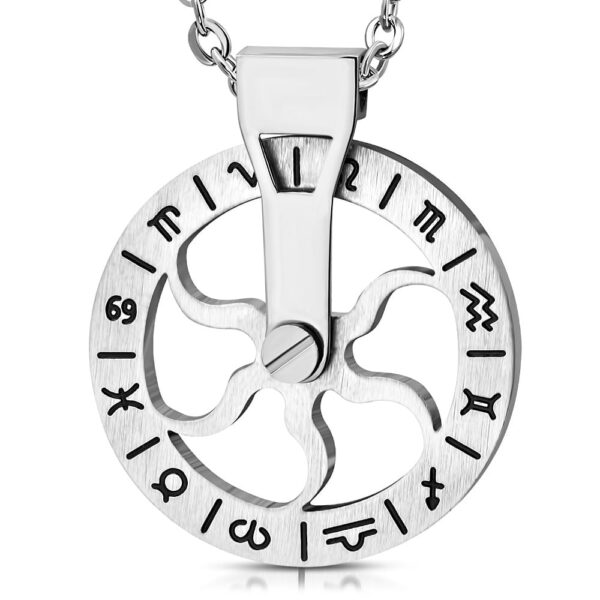 Ezüst színű, kör alakú nemesacél medál, kiválasztható horoszkóppal