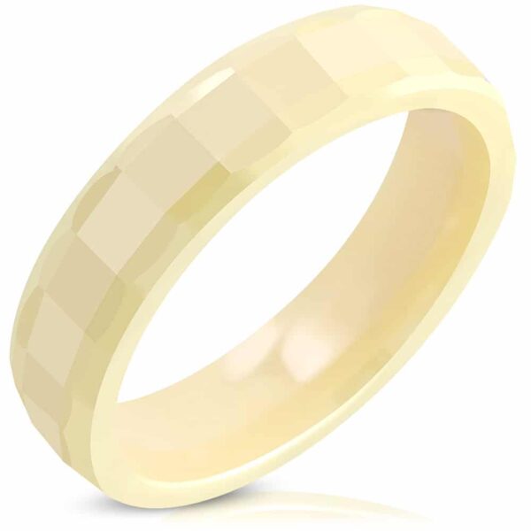 Sárga színű kerámia gyűrű, négyszögre csiszolt mintával