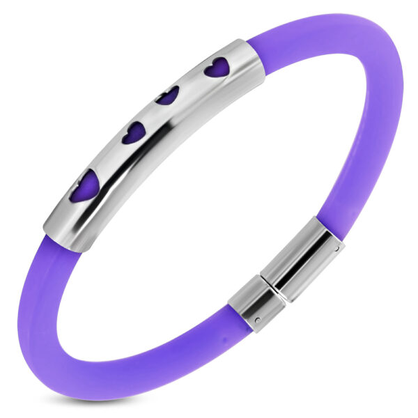 Lila színű kaucsuk karkötő, szívecske mintás nemesacél dísszel