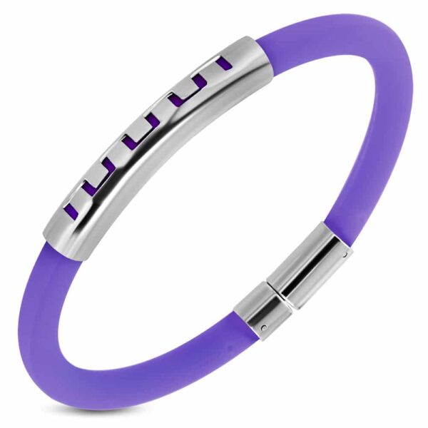 Lila színű kaucsuk karkötő, görög mintás nemesacél dísszel