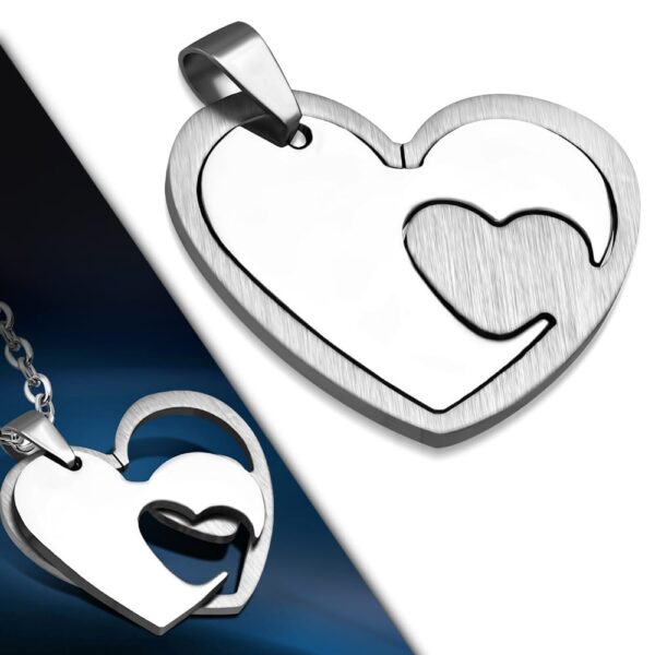 Ezüst színű, két részes, szív alakú nemesacél medál