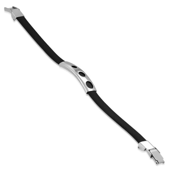 Fekete kaucsuk karkötő, ezüst színű, kivágott nemesacél dísszel