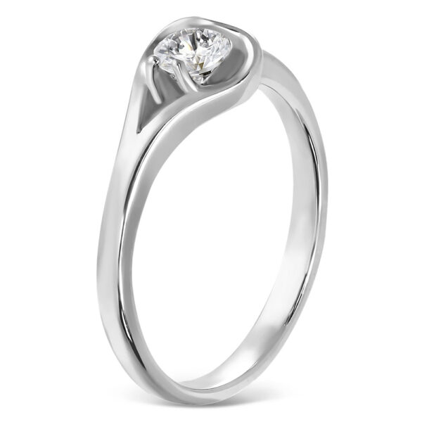 Ezüst színű nemesacél gyűrű cirkónia kristállyal