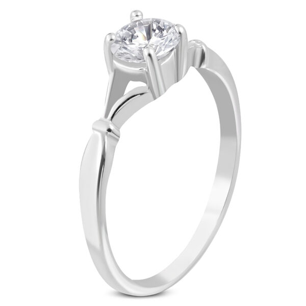 Ezüst színű nemesacél gyűrű cirkónia kristállyal