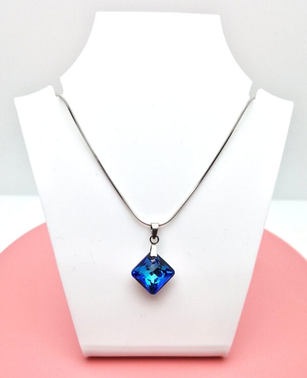 Swarovski kristályos nemesacél nyaklánc - Bermuda Blue - 16 mm Rombusz