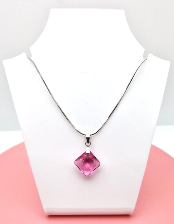 Swarovski kristályos nemesacél nyaklánc - Rose - 16 mm Rombusz