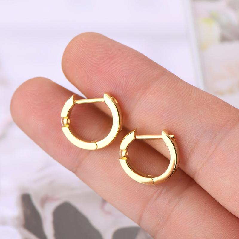 0.2 karátos Moissanite gyémánt aranyozott 925 ezüst karika fülbevaló - EkszerWebshop.hu 0.2 karátos Moissanite gyémánt aranyozott 925 ezüst karika fülbevaló - EkszerWebshop.hu