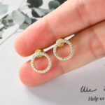 Karika 14K aranyozott bedugós ezüst fülbevaló - 0.5 karátos Moissanite gyémánt kövekkel - Image 4