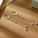 Hosszú 14K aranyozott lógós ezüst fülbevaló - 1 karátos Moissanite gyémánt kövekkel - Image 2