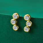 Félkör 14K aranyozott bedugós ezüst fülbevaló - 0.6 karátos Moissanite gyémánt kövekkel - Image 2