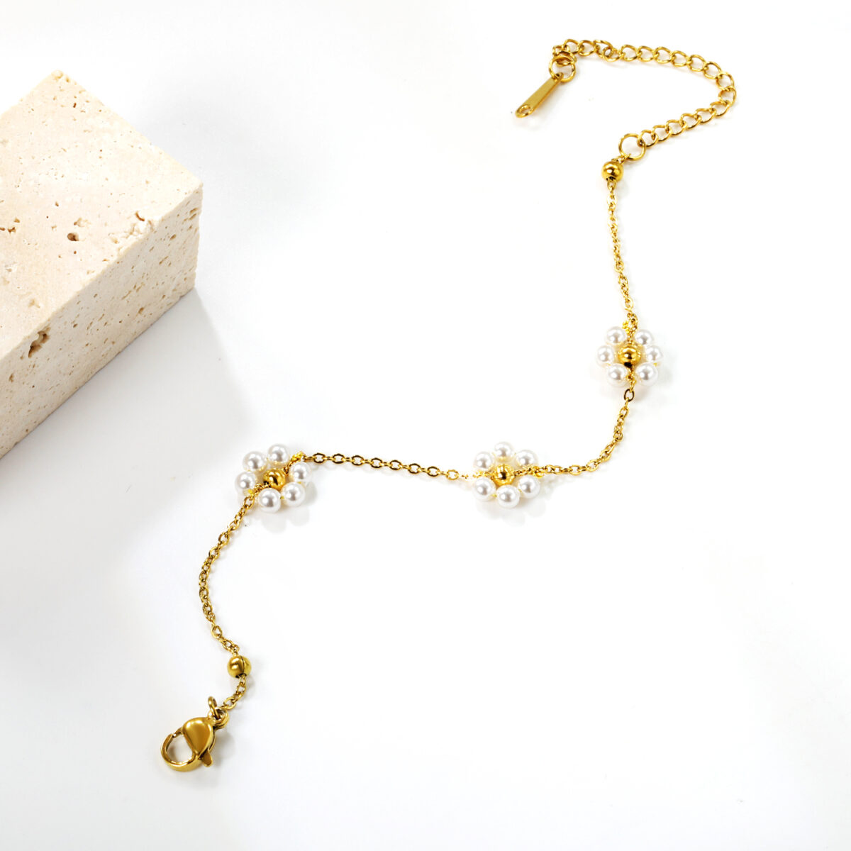Virágos vízálló 18K aranyozott hipoallergén nemesacél karkötő PVD bevonattal - Flower - EkszerWebshop.hu Virágos vízálló 18K aranyozott hipoallergén nemesacél karkötő PVD bevonattal - Flower - EkszerWebshop.hu