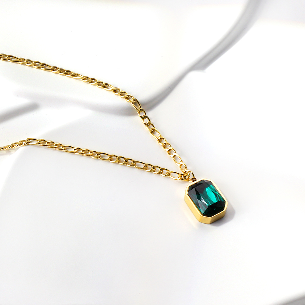 Emerald 18K aranyozott vízálló hipoallergén nemesacél nyaklánc PVD bevonattal - EkszerWebshop.hu Emerald 18K aranyozott vízálló hipoallergén nemesacél nyaklánc PVD bevonattal - EkszerWebshop.hu