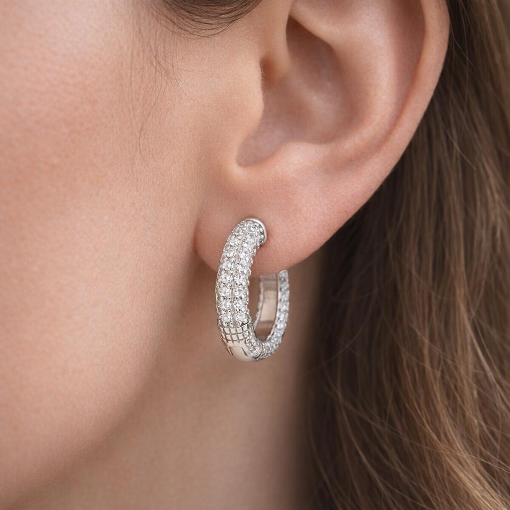 925 sterling ezüst 18K fehér aranyozott vastag pavé cirkónia köves karika fülbevaló (1.5 cm) - EkszerWebshop.hu 925 sterling ezüst 18K fehér aranyozott vastag pavé cirkónia köves karika fülbevaló (1.5 cm) - EkszerWebshop.hu
