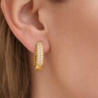 925 sterling ezüst 14K aranyozott vastag pavé cirkónia köves karika fülbevaló (1.5 cm) - EkszerWebshop.hu