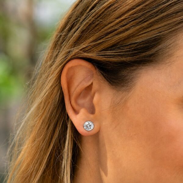 8 mm Rivoli swarovski ezüst fülbevaló - Fehér kristályos- EkszerWebshop.hu - fülön
